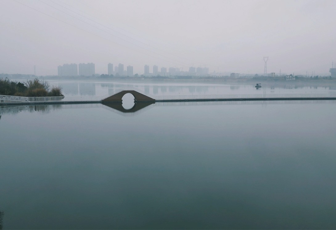 人民日報報道|國內首座水上蹦床主題景觀浮橋