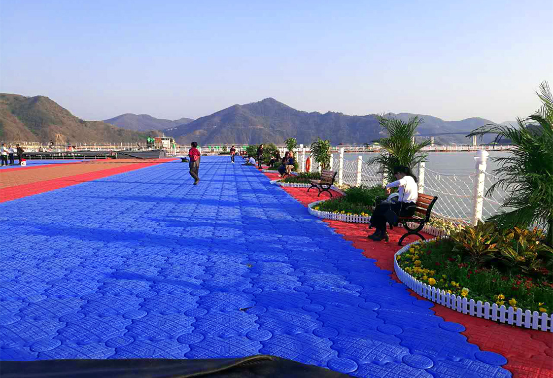 貴州羅甸水上大型漂浮走道